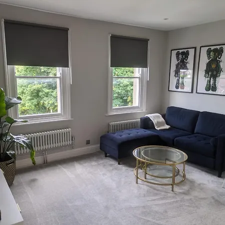 One Bedroom Clifton With Parking דירה בריסטול