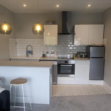 One Bedroom Clifton With Parking * בריסטול